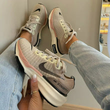 Carregar imagem no visualizador da galeria, Tênis Nike Zoom X Invincible Run 3 Premium
