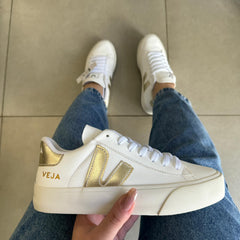 Tênis Cadarço Branco e Ouro Premium