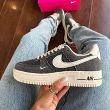Carregar imagem no visualizador da galeria, Tênis Nike Air Force 1 Jeans Preto Premium
