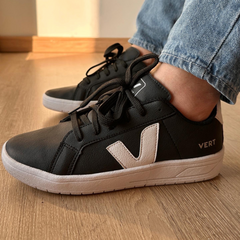 Tênis V-12 Cadarço Preto e Branco