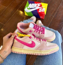 Carregar imagem no visualizador da galeria, Tênis Nike Dunk SB Pink Feminino Premium
