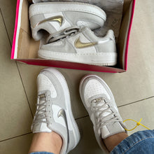 Carregar imagem no visualizador da galeria, Tênis Nike Air Force Croco Prata
