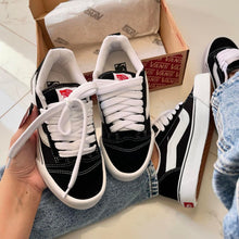 Carregar imagem no visualizador da galeria, Tênis Knu Preto e Branco Premium
