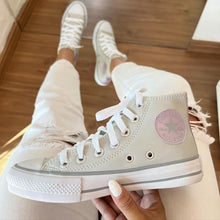 Carregar imagem no visualizador da galeria, Tênis All Star Cano Alto Courino Cinza e Lilás Feminino Premium
