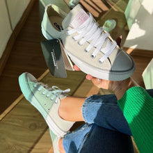 Carregar imagem no visualizador da galeria, Tênis All Star Courino Cinza e Lilás Feminino Premium
